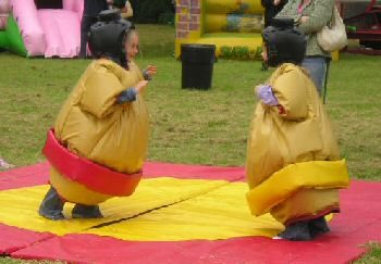 sumo suit, sumo wrestling suit hire dorset, bournemouth, poole, blandford, salisbury, bridport and devon, somerset